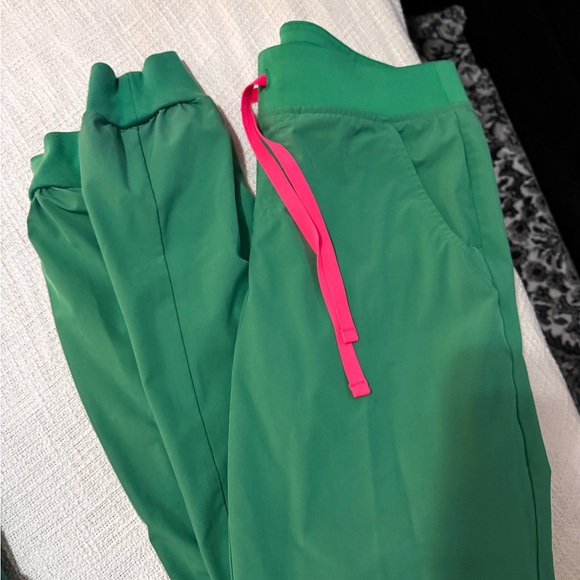 FIGS FREEx Style - Picture 4 of 4